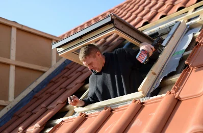 Pose de fenêtres de toit Velux à Sombrin